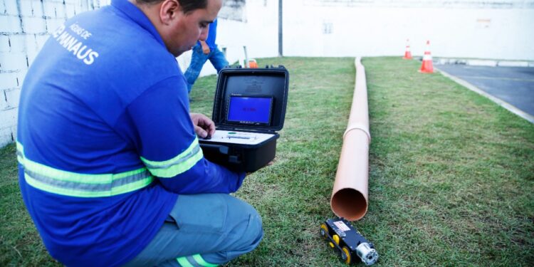 Inovação e tecnologia: Robô avalia preventivamente rede de esgoto em Manaus