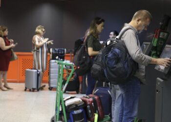 Senado aprova volta do despacho gratuito de bagagem