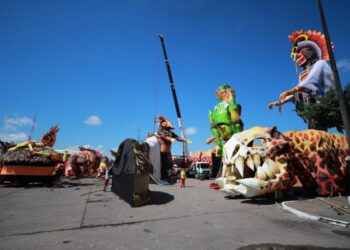 Caprichoso e Garantido fazem últimos ajustes para o maior Festival Folclórico de Parintins de todos os tempos