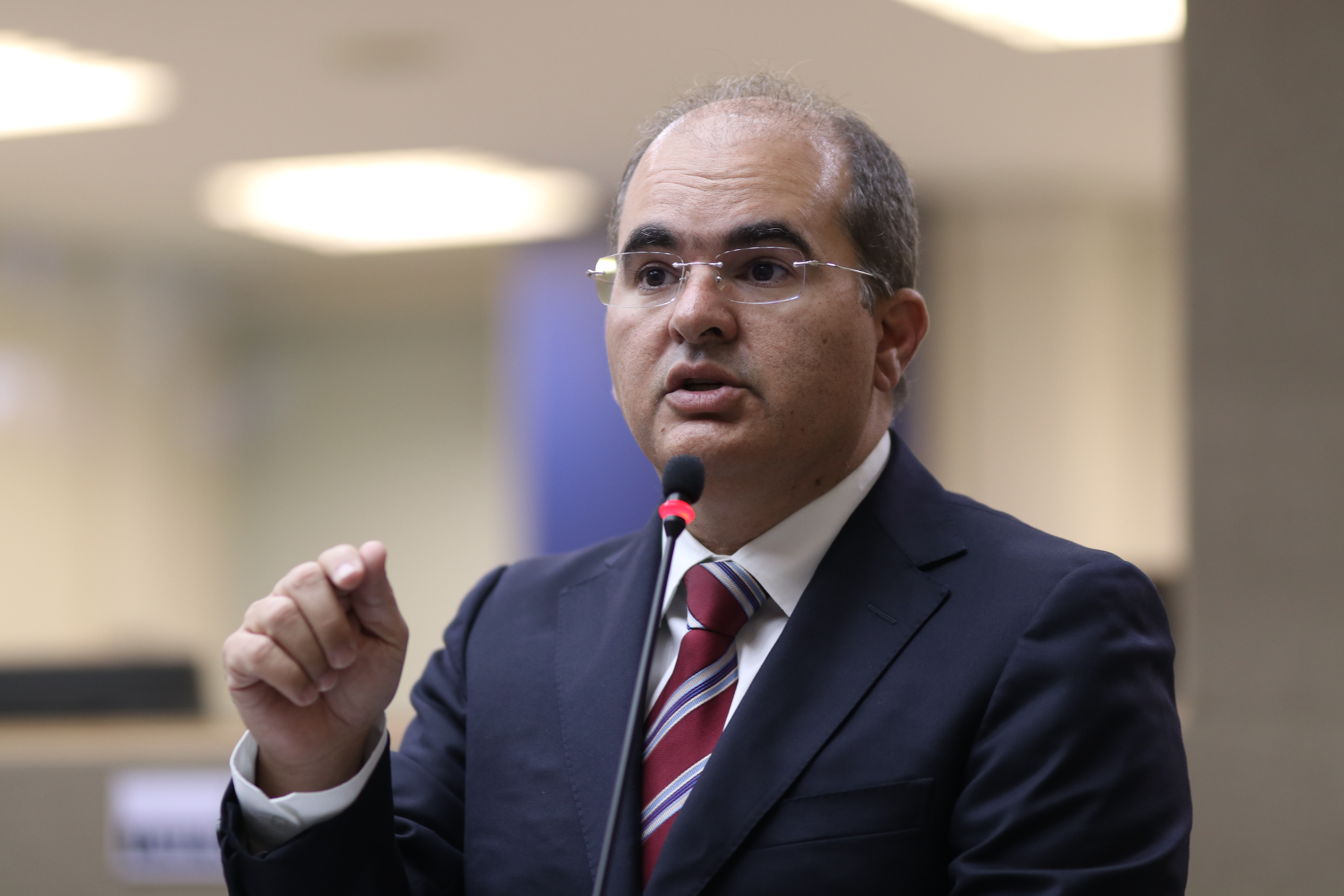 Justiça atende ação de pré-candidato e determina mais transparência em pesquisas eleitorais
