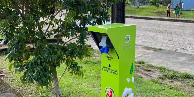 Universidade inaugura primeiro posto para recarga de carros elétricos