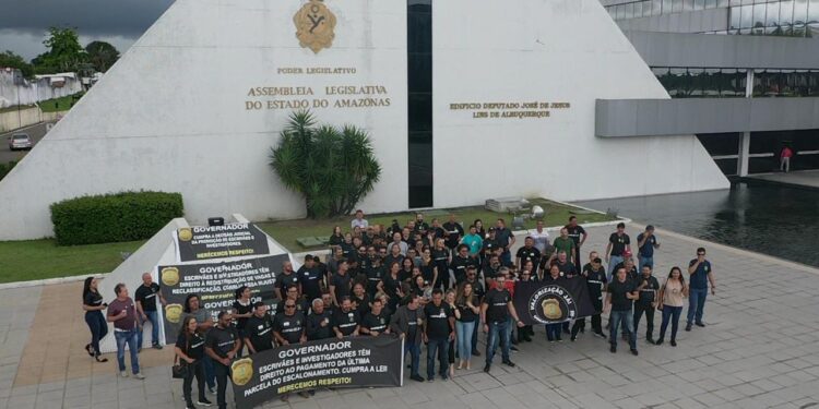 Policiais civis pressionam parlamentares para que Wilson Lima pague escalonamento