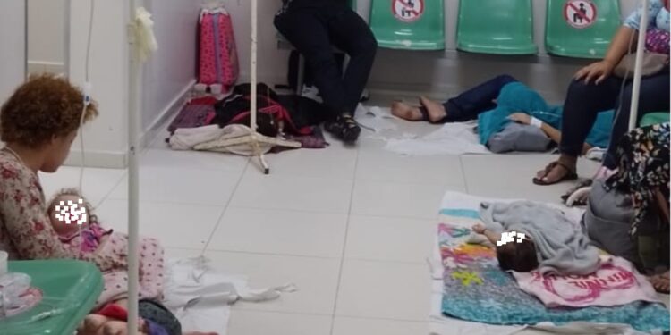 Crianças recebem tratamento em chão de hospital estadual, denuncia sindicalista