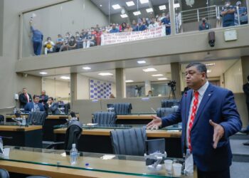 Deputado Dermilson cria PEC para destinar 1% de fundo para Tratamento Fora do Domicílio