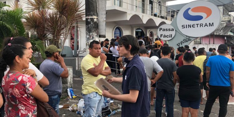 Vereador Amom quer que Sinetram e Prefeitura descentralizem sistema de recadastramento de usuários