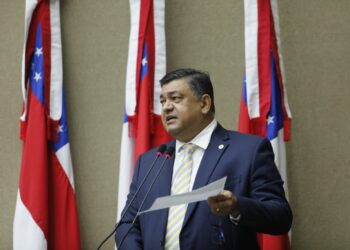 Deputado diz que Governo do AM pretende pagar mais de R$ 300 milhões em desapropriações de terrenos sem divulgar suas finalidades