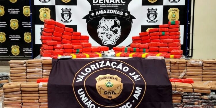 Policiais civis cobram por pagamento de escalonamento após apreensão de 1 tonelada de cocaína