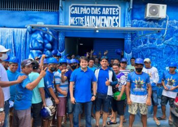 Campeão do Festival de Parintins, Caprichoso paga Paikicés após translado de alegorias