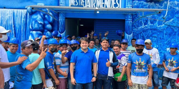 Campeão do Festival de Parintins, Caprichoso paga Paikicés após translado de alegorias