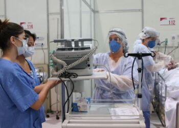 Senado aprova PEC que dá sinal verde a piso nacional da enfermagem