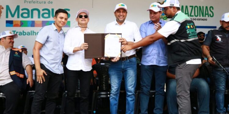 Governo e prefeitura vão reformar feiras da Compensa, Quarentão e Minishopping