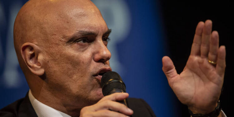 Deputado Dermilson diz que Governo do AM ficou em silêncio após fala de Alexandre de Moraes