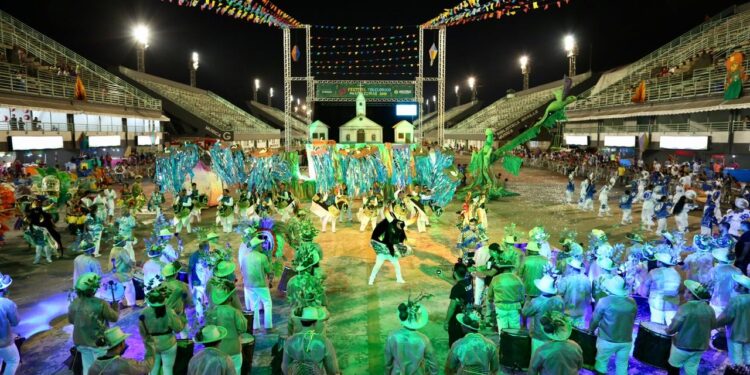 Sambódromo recebe bumbás de Manaus no 64º Festival Folclórico do AM
