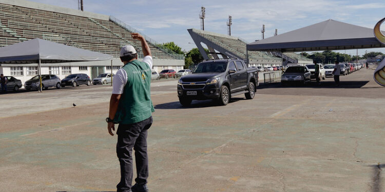 Vacinas contra Covid-19 e influenza estarão disponíveis em 11 unidades neste sábado, 16/7