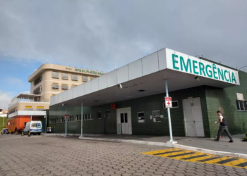 Médicos estão há 4 meses sem receber por falta de pagamento do Governo do Amazonas, denuncia deputado