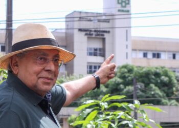 Moradores do interior destacam ações de Amazonino na área da saúde; Mendes foi o gestor que mais ergueu hospitais no AM