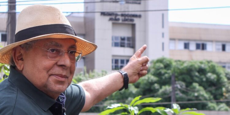 Moradores do interior destacam ações de Amazonino na área da saúde; Mendes foi o gestor que mais ergueu hospitais no AM