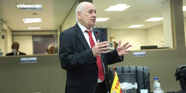 ‘Ministério Público não pode interferir na ALE-AM e propor arquivamento de projeto’, diz Serafim