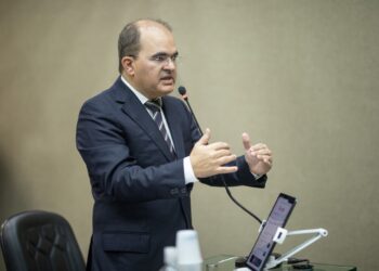 ‘Falta competência administrativa no Amazonas’, diz Ricardo Nicolau ao defender exemplos da gestão privada