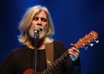 Oswaldo Montenegro vem a Manaus com nova turnê ‘Lembrei de Nós’