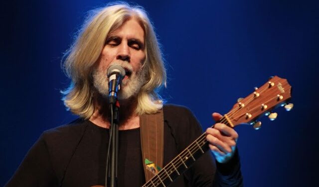 Oswaldo Montenegro vem a Manaus com nova turnê ‘Lembrei de Nós’