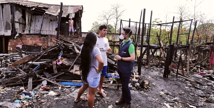 DPE identifica demandas de famílias atingidas por incêndio no São Jorge
