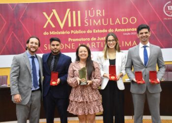 Acadêmicos do curso de Direito da Martha Falcão Wyden conquistam jogos jurídicos