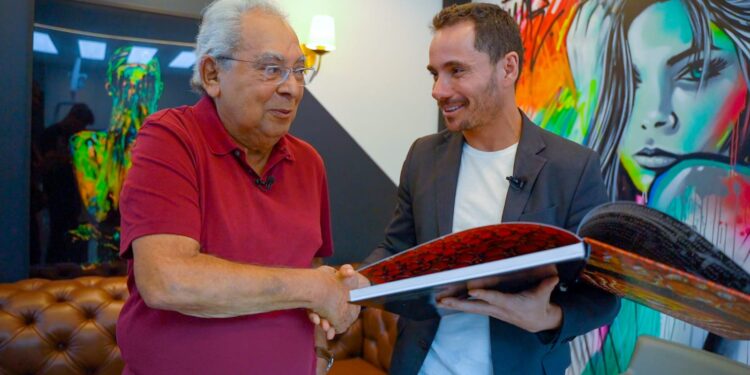 Ex-aluno, que se formou odontólogo, diz a Amazonino que a UEA foi a maior obra pública de todos os tempos