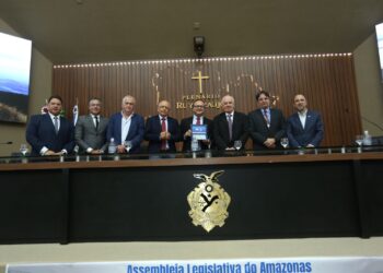 Grupo Bemol é homenageado pelos 80 anos com sessão especial na ALE-AM