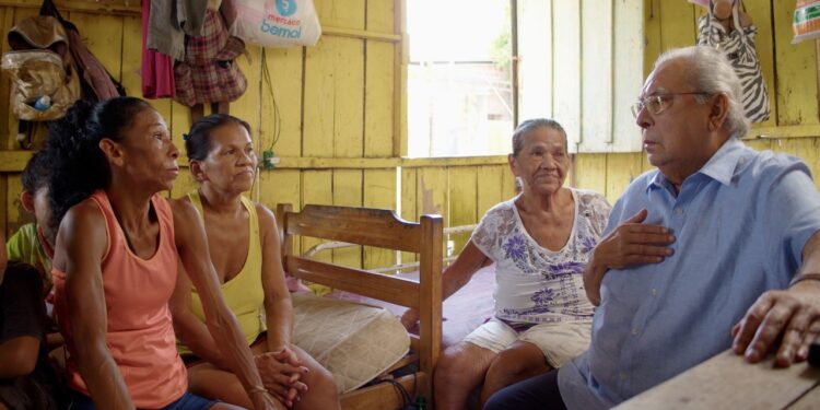 Combate à fome é tema do primeiro programa eleitoral de Amazonino