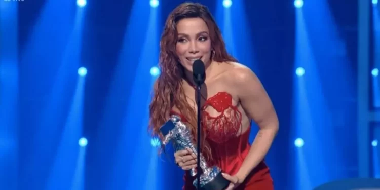 Anitta se emociona em agradecimento após noite épica no VMA 2022