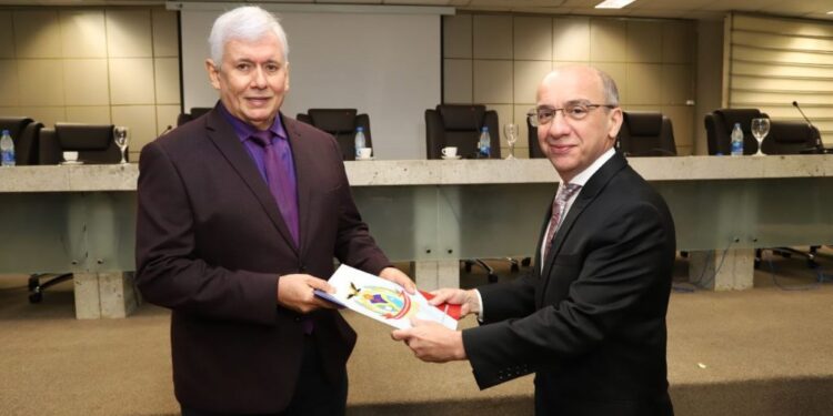 TCE entrega à Justiça lista com nomes de gestores que tiveram contas reprovadas