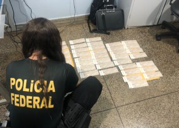 PF apreende cheques que seriam destinados à campanha de candidato ao Governo