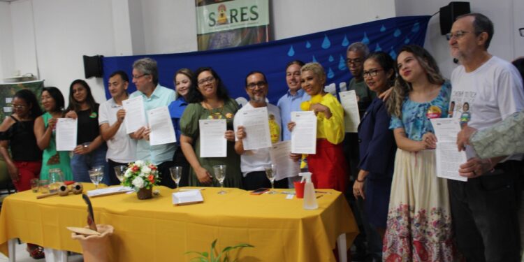Candidatos apresentam propostas e assinam Carta Compromisso com o Saneamento Básico e a Vida