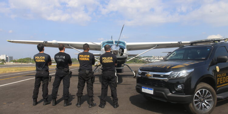 No aeroclube, Polícia Federal apreende mais de R$ 60 mil em espécie
