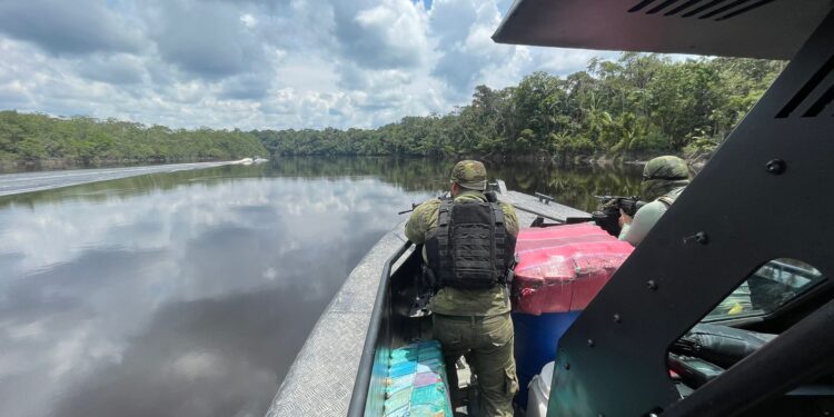 Polícia Federal apreende 1,4 tonelada de droga no rio Marié, no Amazonas
