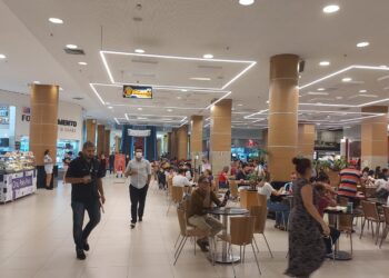 Ação Manaus Invisível arrecada alimentos, produtos de higiene, roupas e sapatos