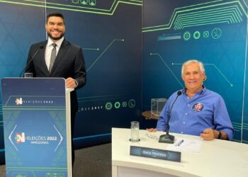 Vice de Amazonino diz que dez mil casas populares serão construídas e entregues com sistema de energia solar