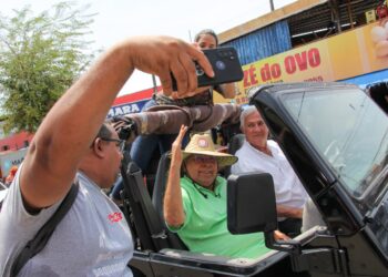 Amazonino inicia semana percorrendo zonas Norte e Leste de Manaus
