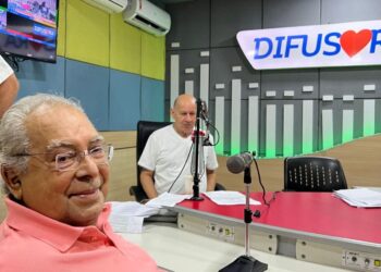 Amazonino diz que vai garantir energia solar aos moradores de baixa renda