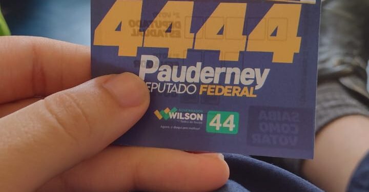 Comitê encaminha denúncia contra Pauderney Avelino por campanha ilegal em espaço de uso comum