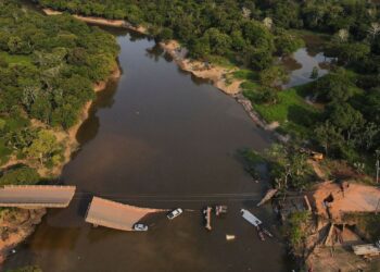 Governador decreta Situação de Emergência em três cidades após quedas de pontes
