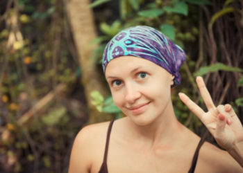 Escola faz ação para doar turbantes a mulheres com câncer