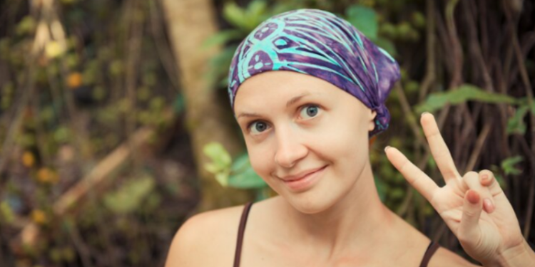 Escola faz ação para doar turbantes a mulheres com câncer