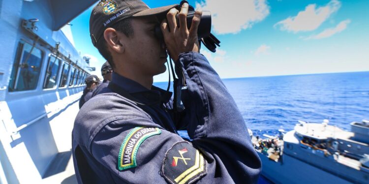 Marinha abre vagas para contratação de oficiais; saiba como participar