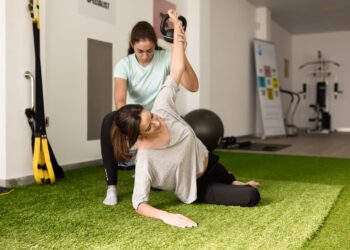 Sintomas da menopausa podem ser amenizados com a prática de exercícios físicos