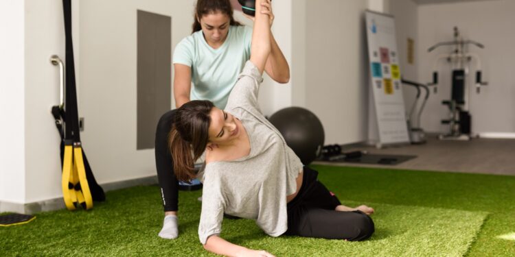 Sintomas da menopausa podem ser amenizados com a prática de exercícios físicos