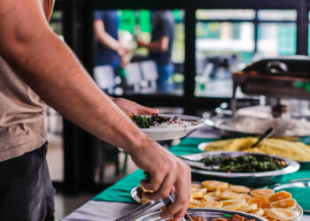 Feijoada: a queridinha dos brasileiros que não falta na mesa