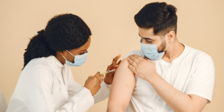 Dia da vacinação: baixa imunização aumenta riscos para retorno de doenças