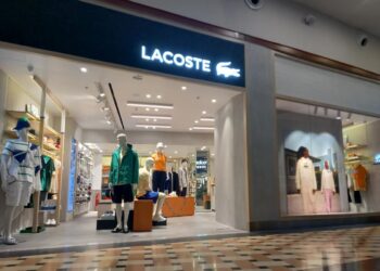 Com um novo conceito de loja, Lacoste amplia unidade no Manauara Shopping